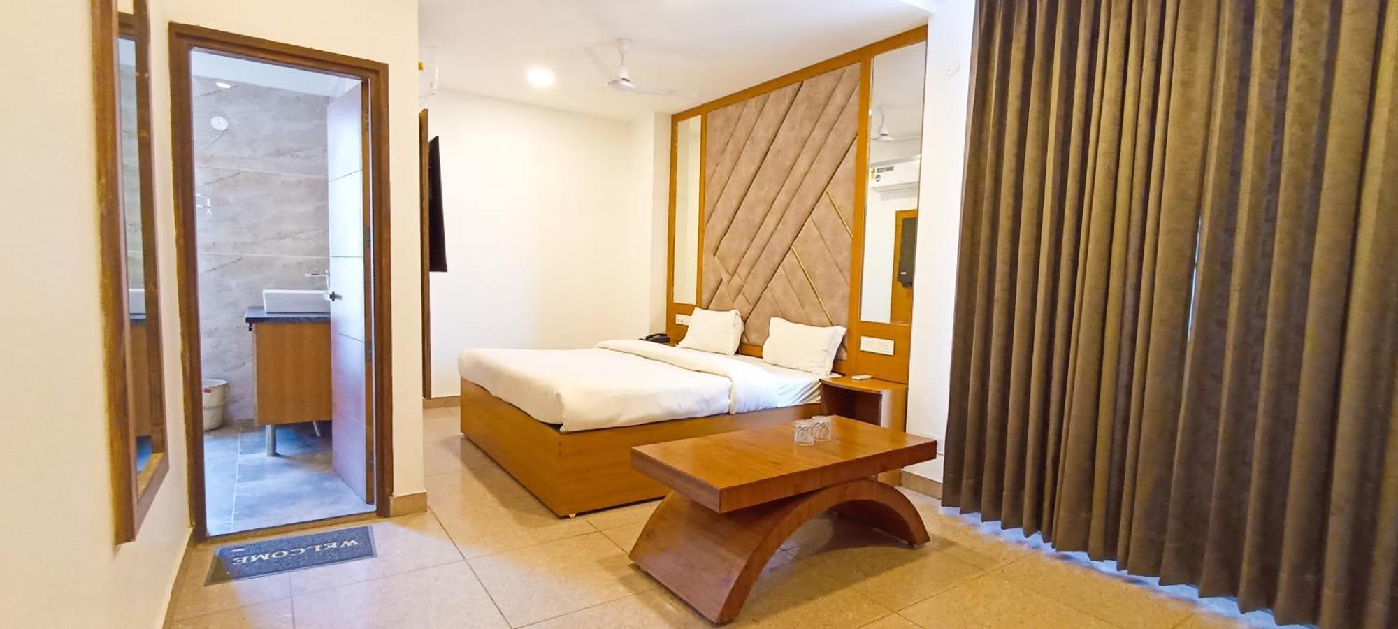 Hotel Lake View Chandigarh Exterior photo