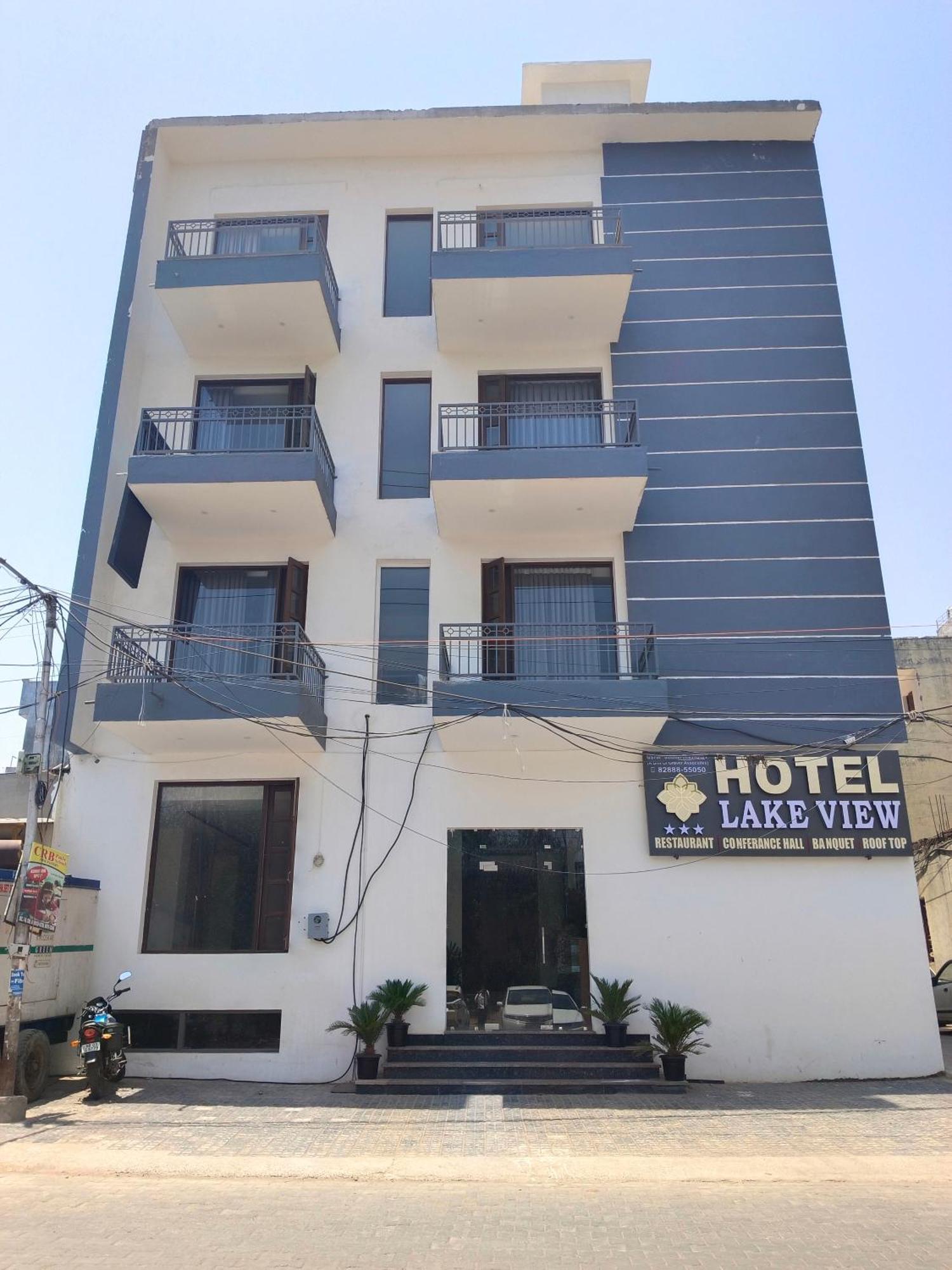 Hotel Lake View Chandigarh Exterior photo